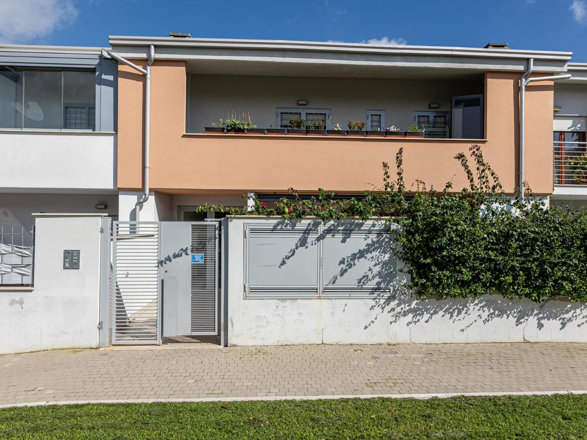 Mrb Real Estate - Maison Ludovica - Monolocale Moderno Con Giardino Frattocchie Exteriör bild