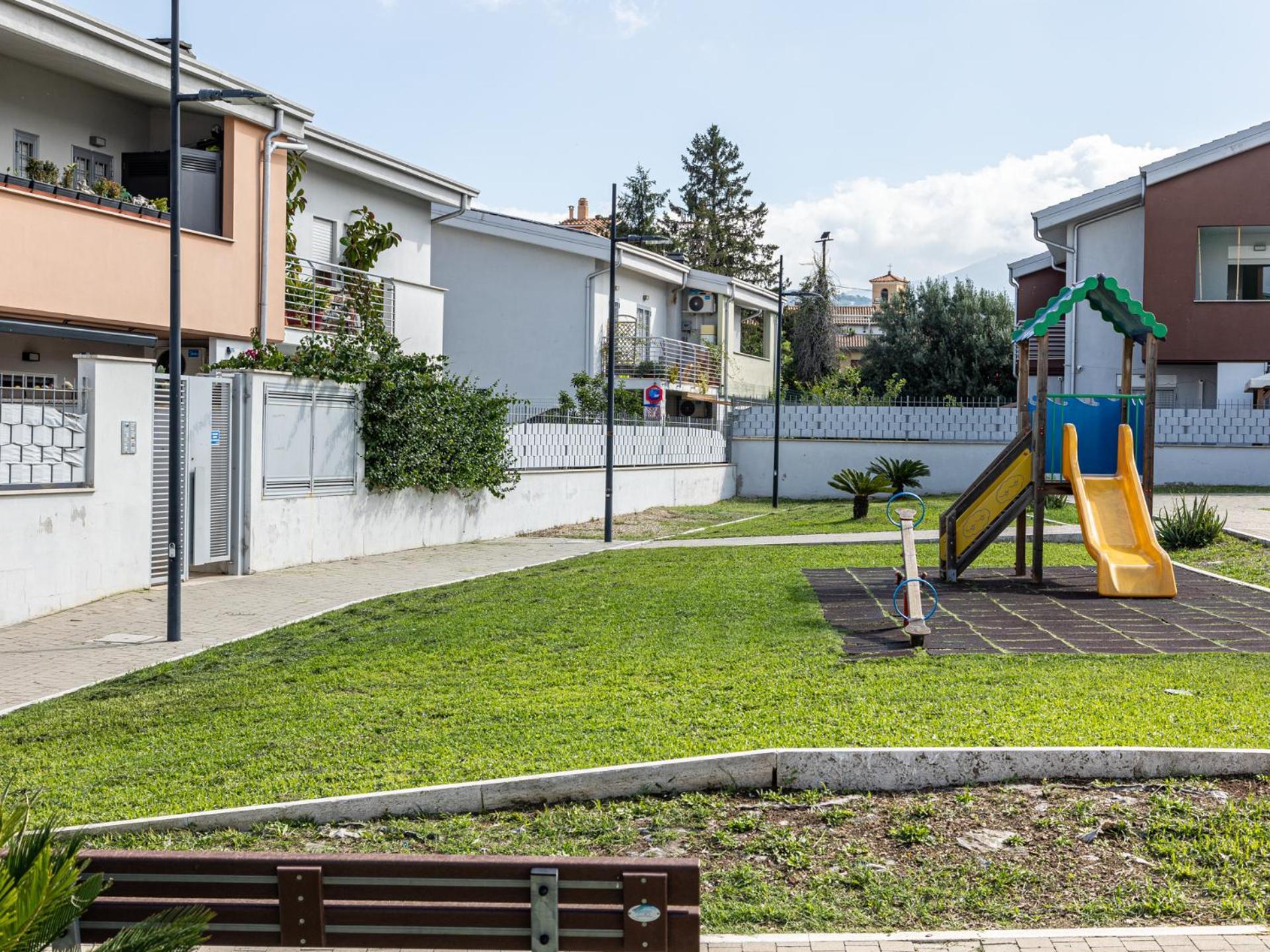Mrb Real Estate - Maison Ludovica - Monolocale Moderno Con Giardino Frattocchie Exteriör bild