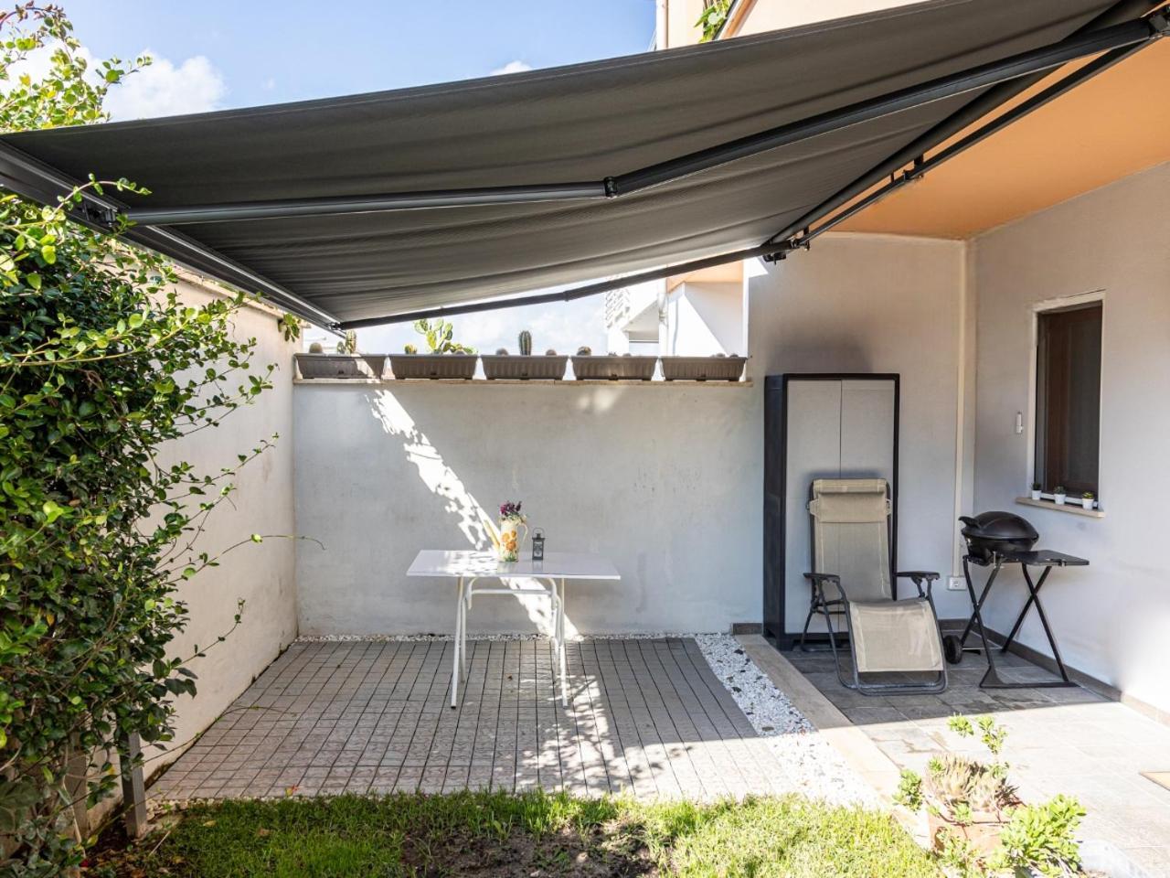 Mrb Real Estate - Maison Ludovica - Monolocale Moderno Con Giardino Frattocchie Exteriör bild