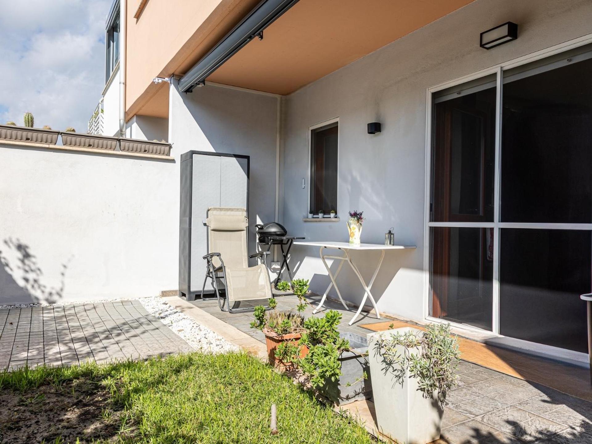 Mrb Real Estate - Maison Ludovica - Monolocale Moderno Con Giardino Frattocchie Exteriör bild
